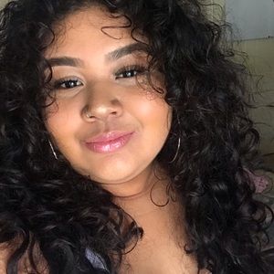 Meet your Posher, Gina